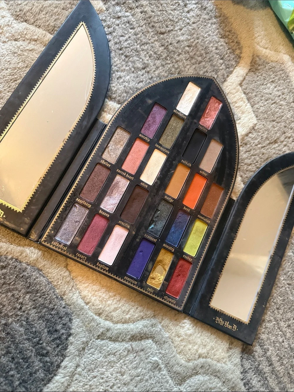 KVD SINNER AND SAINT LIMITED EDITION PALETTE